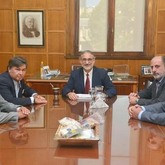 luis-basterra-con-los-integrantes___F5LknwGV_340x340__1