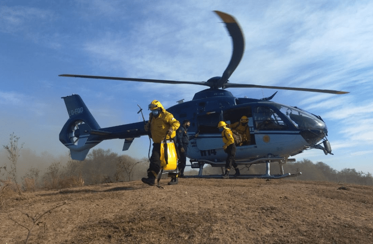 SM-operativo-incendios-islas-quemas-helicoptero-28072020