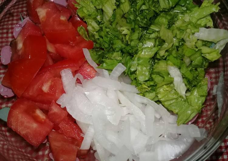 ensalada-de-cebolla-tomate-y-lechuga😄👌-foto-principal
